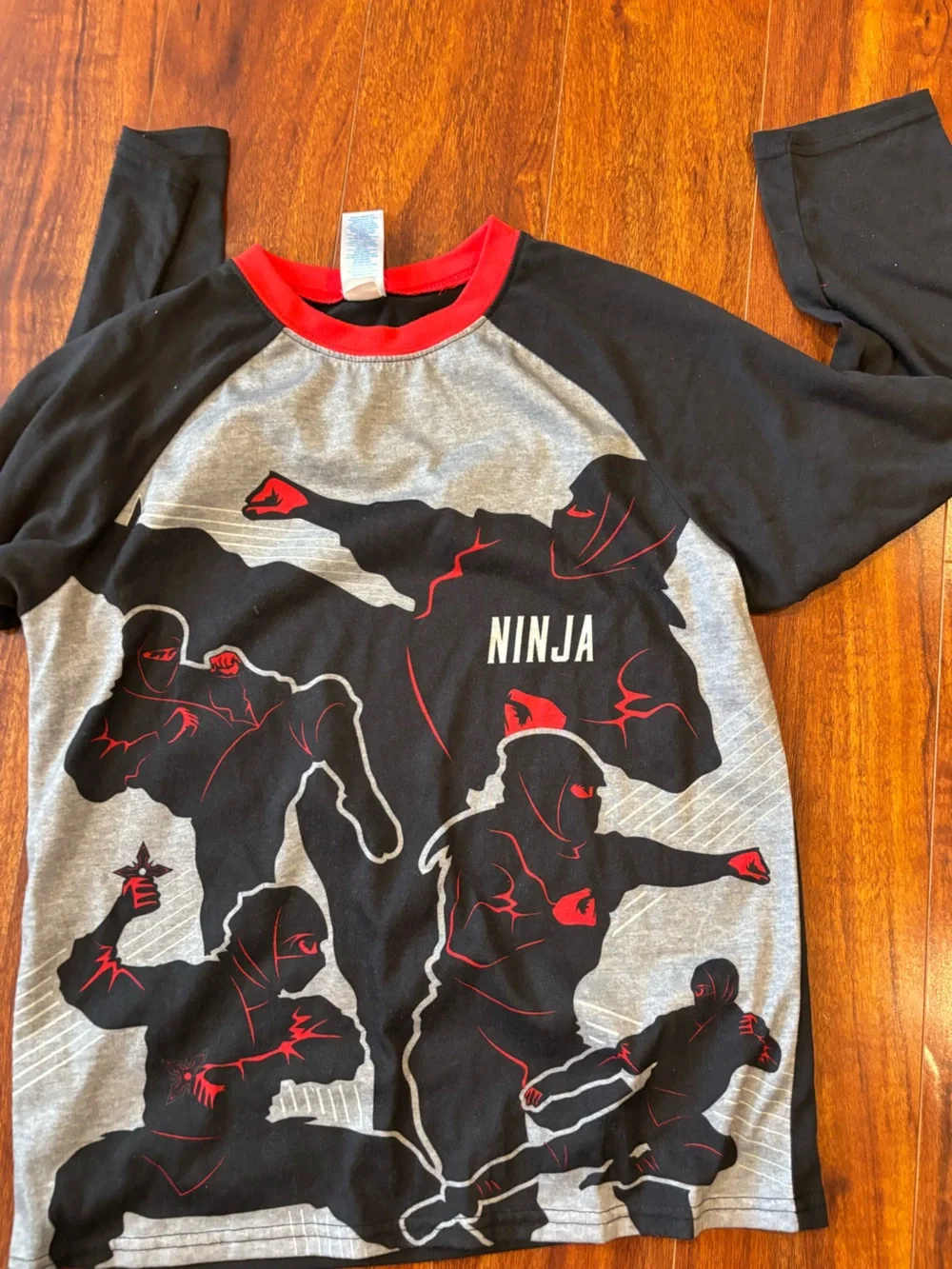 The Children's Place Gray & Black Ninja Graphic Raglan Shirt with Red Accents